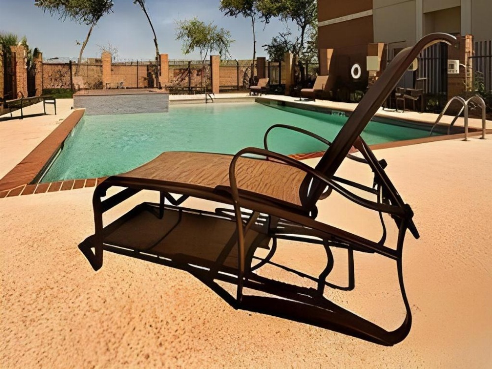 Holiday Inn Express & Suites San Antonio South Image 11
