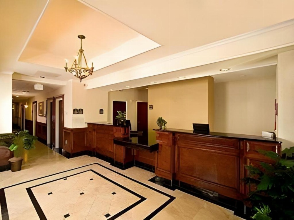 Holiday Inn Express & Suites San Antonio South Image 17
