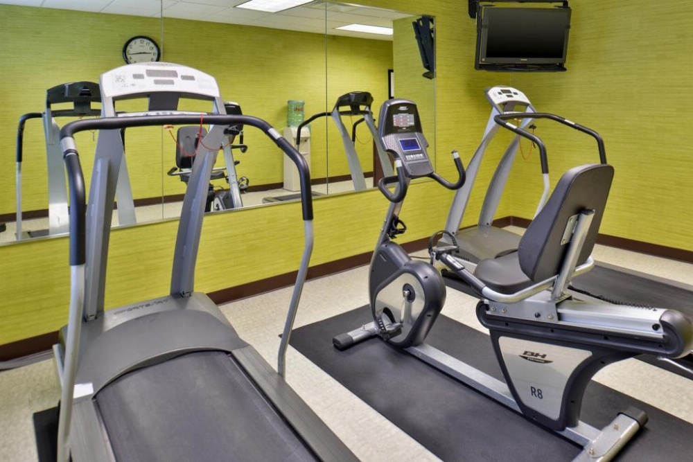 Holiday Inn Express & Suites San Antonio South Image 36