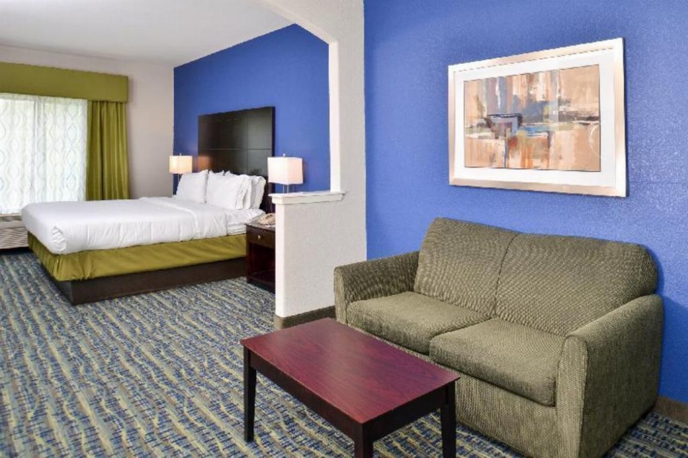 Holiday Inn Express & Suites San Antonio South Image 42