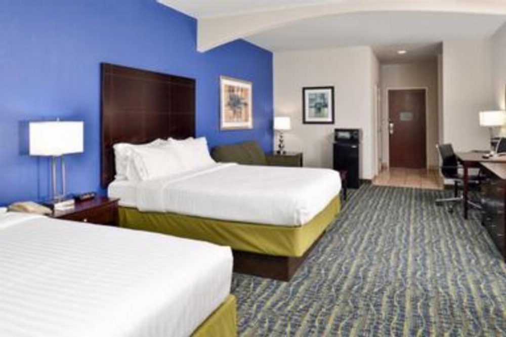 Holiday Inn Express & Suites San Antonio South Image 49