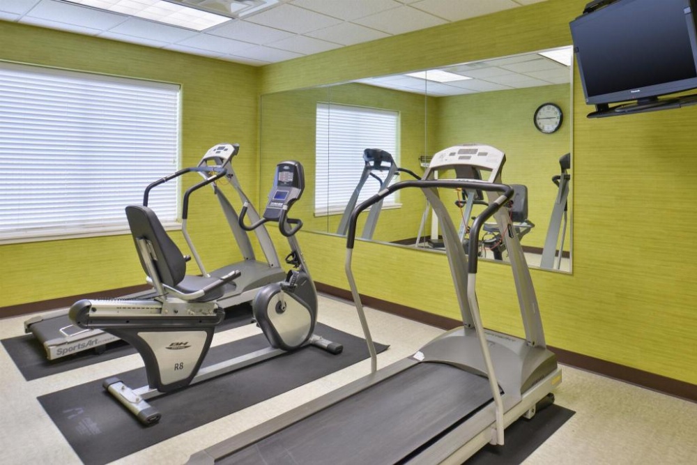 Holiday Inn Express & Suites San Antonio South Image 6